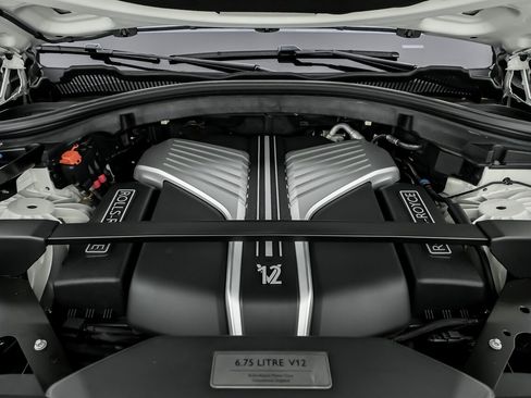 Used 2023 Rolls-Royce Cullinan w/ Leather Finishing Pack image 16