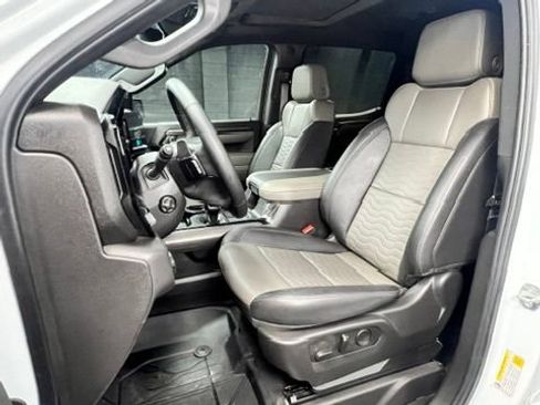 Used 2025 Chevrolet Silverado 1500 ZR2 w/ Technology Package AWD/4WD image 7