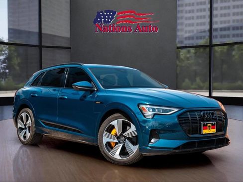 Used 2022 Audi e-tron Premium Plus w/ Premium Plus Package image 9
