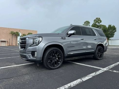 Used 2022 GMC Yukon SLT w/ SLT Premium Package AWD/4WD image 2