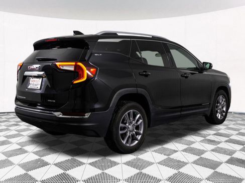 Used 2022 GMC Terrain SLT image 16