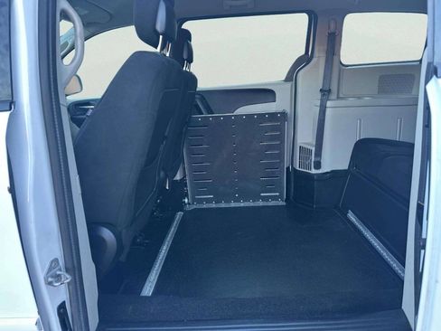 Used 2014 Dodge Grand Caravan SXT w/ Rear Park Assist Package FWD image 12