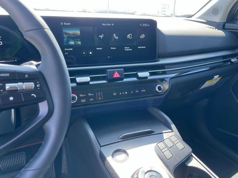 New 2026 Kia Sportage LX image 15