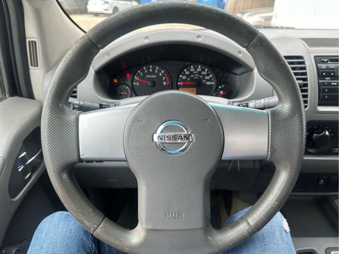 Used 2013 Nissan Frontier S image 24