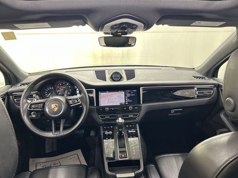 Used 2024 Porsche Macan image 19