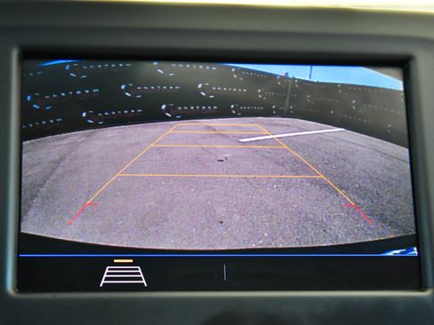Used 2021 Chevrolet Equinox LS FWD image 17