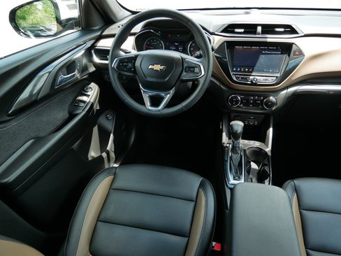 Used 2022 Chevrolet TrailBlazer ACTIV w/ Sun and Liftgate Package AWD/4WD image 9