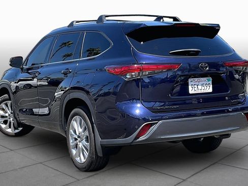 Used 2023 Toyota Highlander Limited FWD image 11