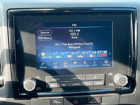 Used 2024 Nissan Frontier SV image 14