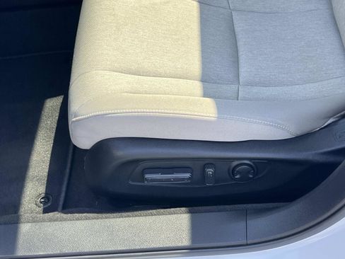Certified 2025 Honda Accord SE image 17