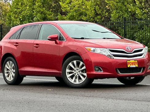 Used 2013 Toyota Venza LE image 2