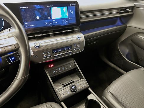 Used 2024 Hyundai Kona Limited AWD/4WD image 26