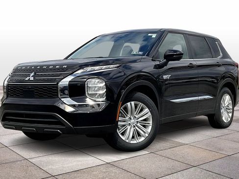New 2025 Mitsubishi Outlander ES image 2