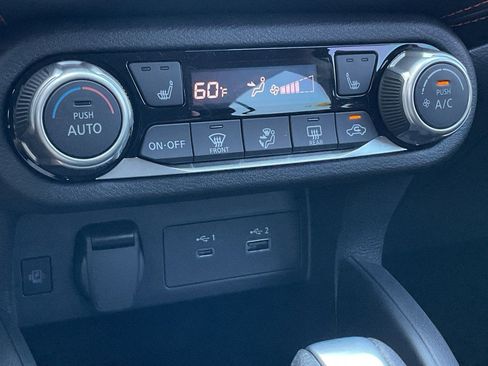 New 2025 Nissan Versa SR w/ Trunk Package image 30