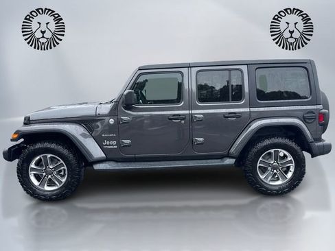 Used 2020 Jeep Wrangler Unlimited Sahara image 8