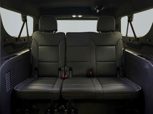 Used 2023 Chevrolet Suburban Premier AWD/4WD image 14