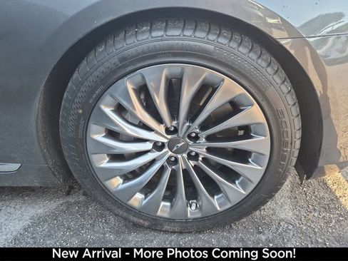 Used 2018 Genesis G90 5.0 Ultimate image 4