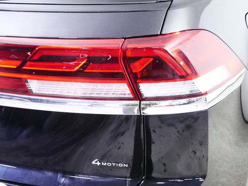 Certified 2025 Volkswagen Atlas Cross Sport SE image 17