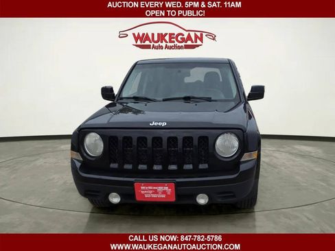 Used 2014 Jeep Patriot Sport w/ Power Value Group FWD image 2