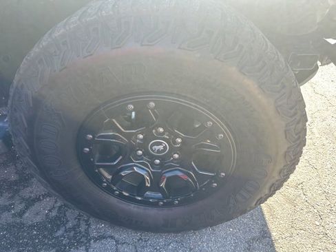 Used 2022 Ford Bronco Wildtrak image 9