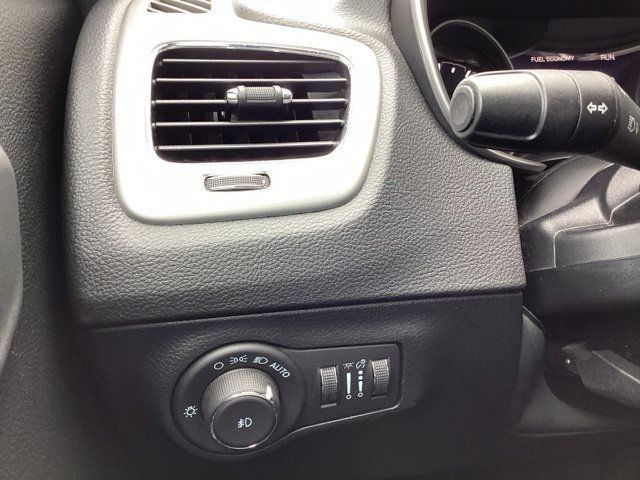 Used 2021 Jeep Compass Latitude AWD/4WD image 35