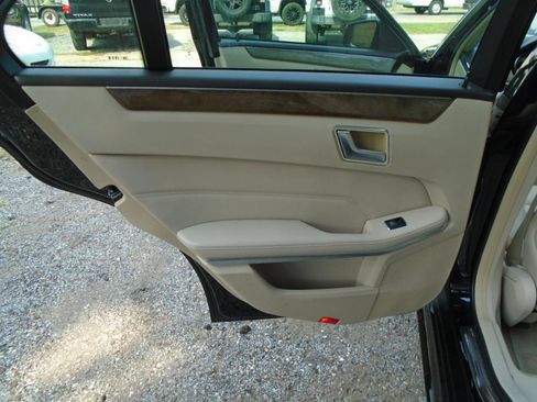 Used 2014 Mercedes-Benz E 350 Sedan image 10