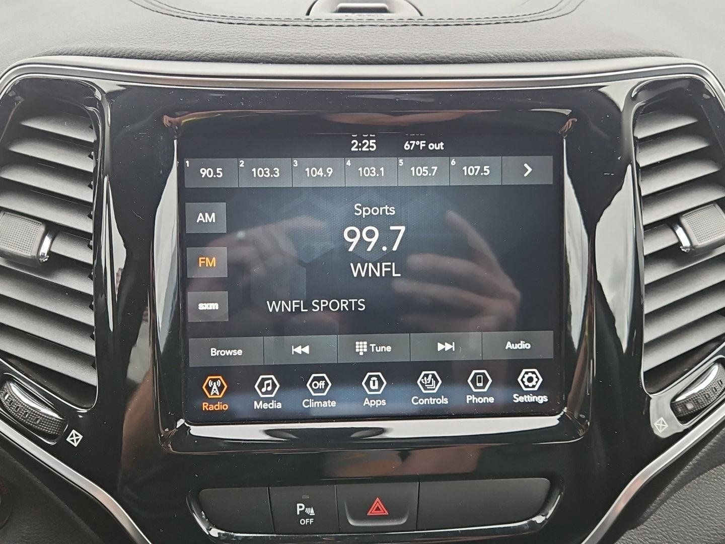 Used 2019 Jeep Cherokee Limited AWD/4WD image 21