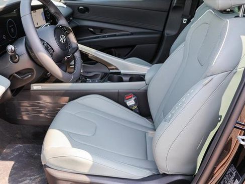 New 2025 Hyundai Elantra Limited image 11