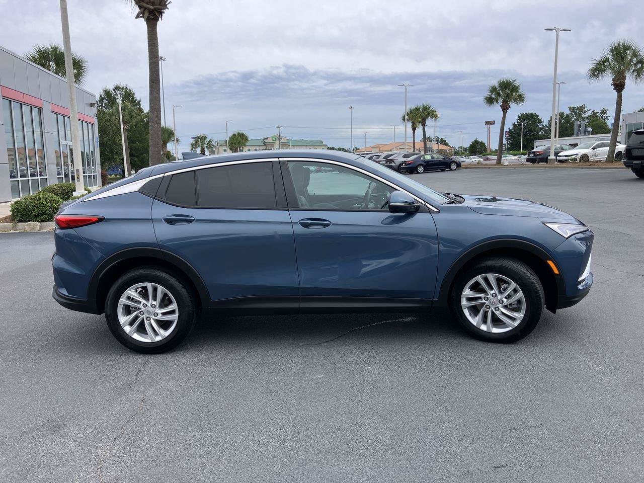 Used 2025 Buick Envista Preferred w/ Convenience I Package FWD image 6