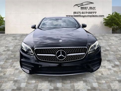 Used 2017 Mercedes-Benz E 300 4MATIC image 2