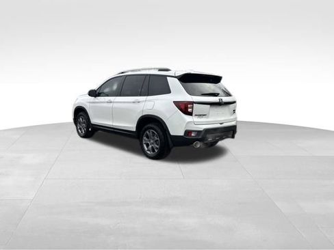 Certified 2025 Honda Passport TrailSport image 3