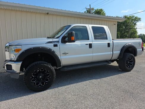 Used 2012 Ford F250 XLT w/ XLT Interior Pkg AWD/4WD image 12