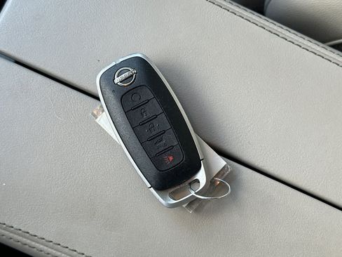 Used 2023 Nissan Rogue SL FWD image 27