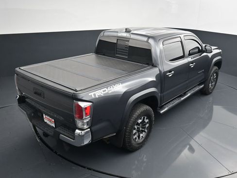 Used 2020 Toyota Tacoma TRD Off-Road AWD/4WD image 25