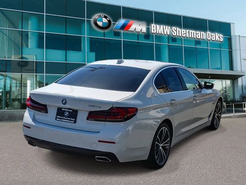 Certified 2023 BMW 530e RWD image 4