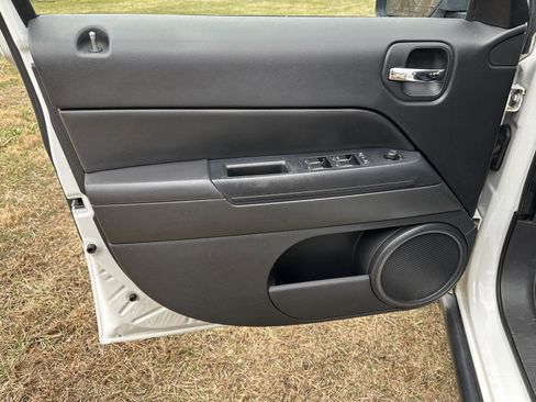 Used 2014 Jeep Patriot Latitude image 6