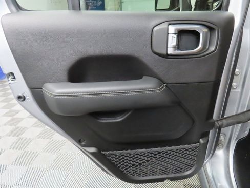 Used 2020 Jeep Gladiator Rubicon w/ Uconnect 4C Nav & Sound Group image 59