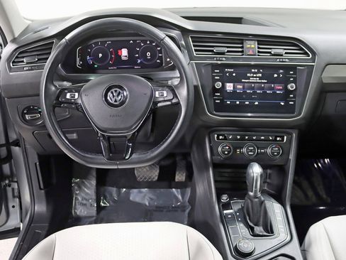 Used 2019 Volkswagen Tiguan SEL w/ 3rd Row Seat Package image 14