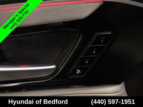 Used 2023 Acura MDX SH-AWD w/ Technology Package image 12