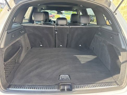 Used 2019 Mercedes-Benz GLC 300 4MATIC image 10