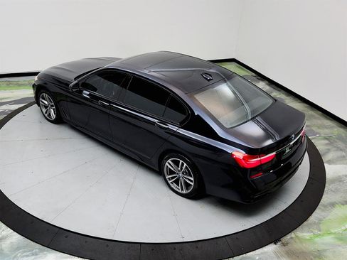 Used 2016 BMW 750i image 37