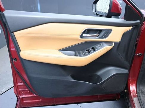Used 2022 Nissan Rogue Platinum w/ Head-Up Display Package AWD/4WD image 13