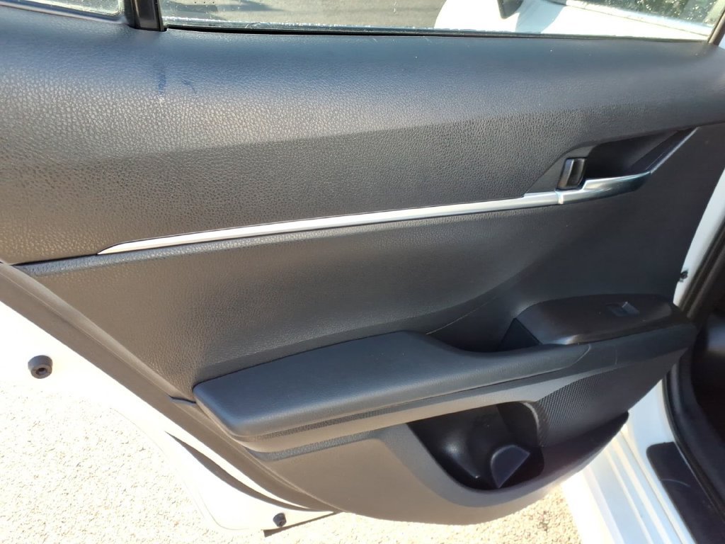 Used 2022 Toyota Camry SE w/ Cold Weather Package FWD image 13
