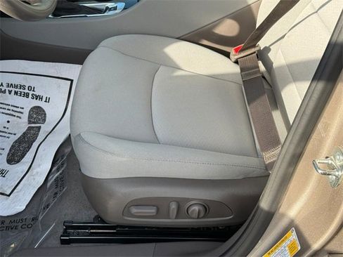 Used 2024 Chevrolet Malibu LT image 17