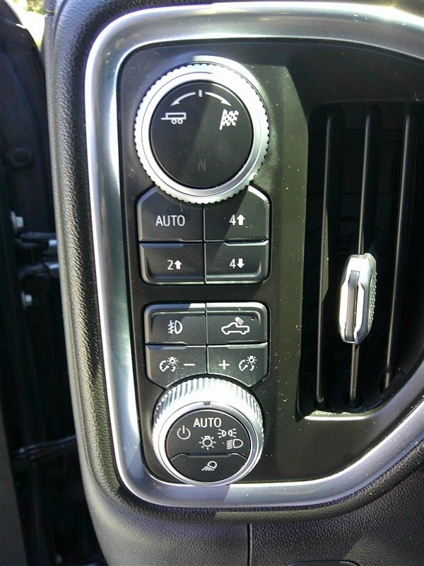 Used 2019 GMC Sierra 1500 SLT w/ SLT Premium Plus Package AWD/4WD image 15