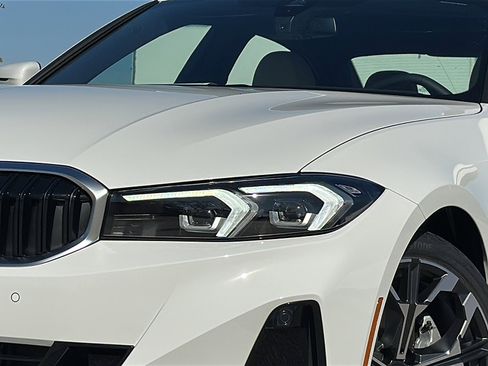 New 2026 BMW 330i Sedan w/ Premium Package image 4
