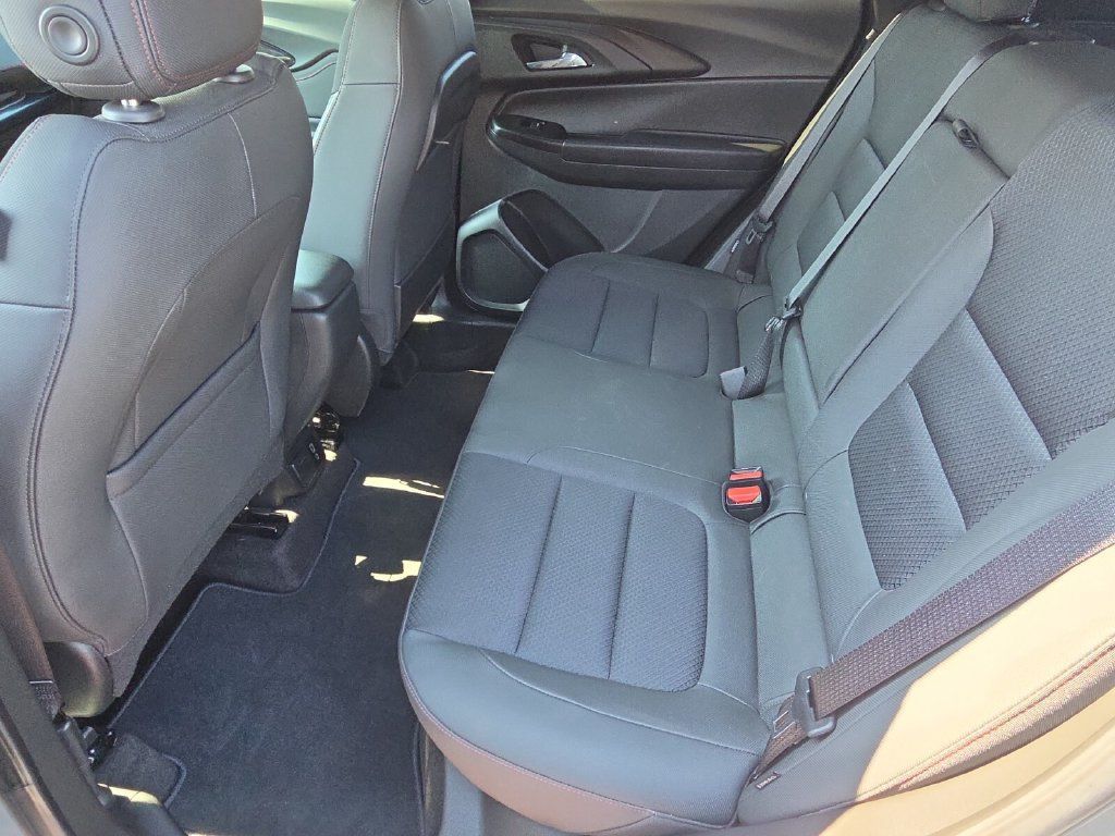Used 2023 Chevrolet TrailBlazer RS w/ Convenience Package FWD image 12