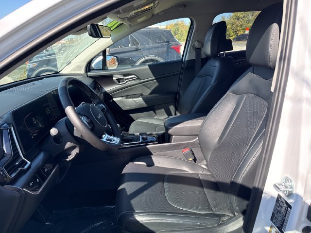 Used 2024 Kia Sportage EX FWD image 13