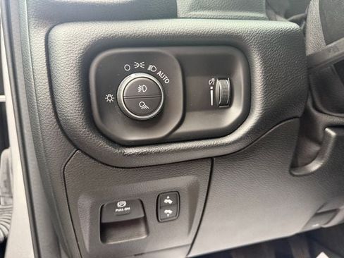 Used 2021 RAM 1500 Big Horn AWD/4WD image 17
