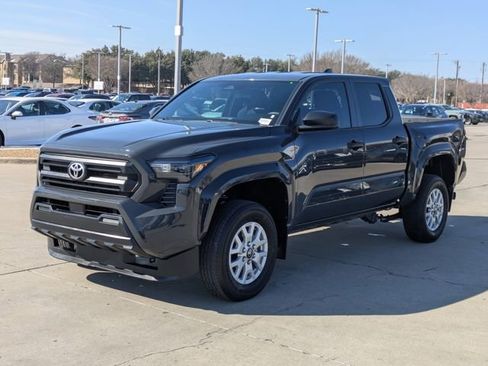 Used 2024 Toyota Tacoma SR image 10